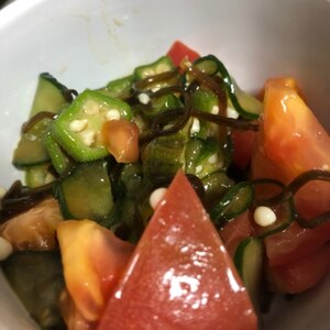 ネバネバ☆オクラときゅうりとトマトの塩昆布サラダ